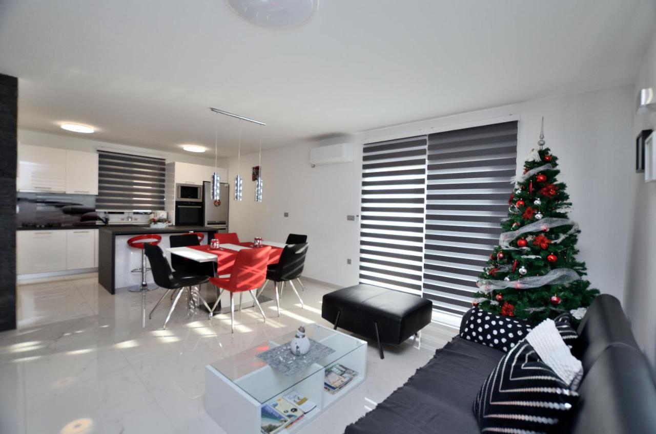 Apartments Golden Hour Jurdani Екстер'єр фото