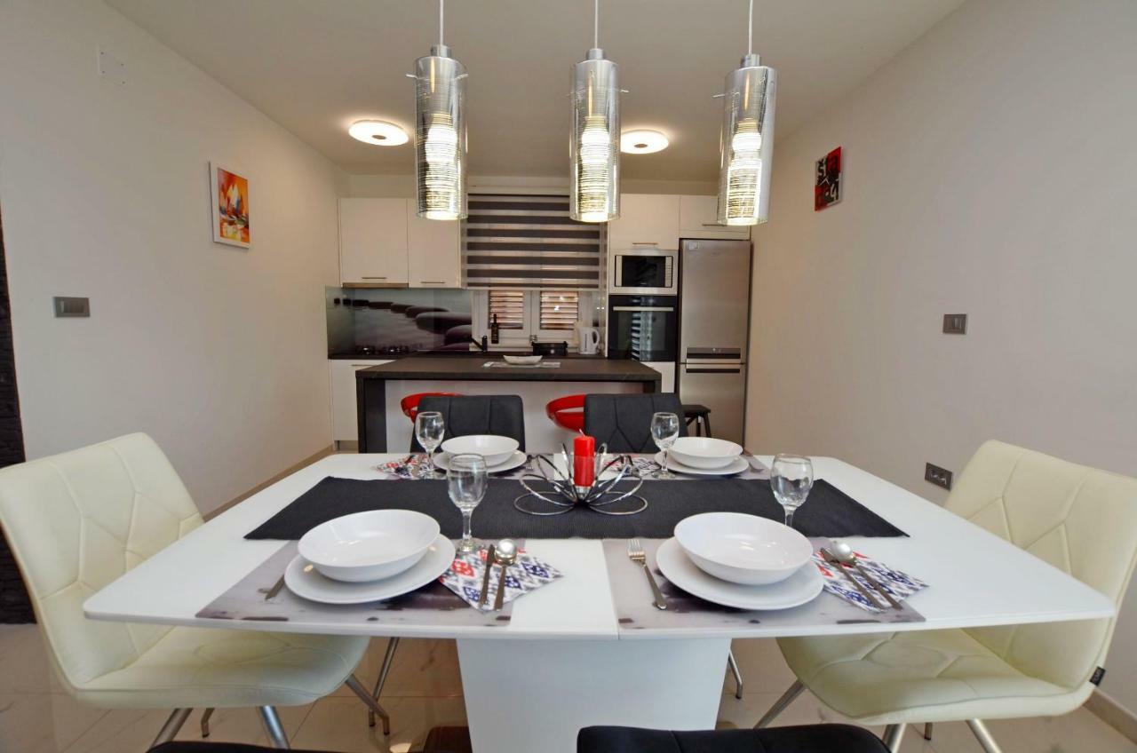 Apartments Golden Hour Jurdani Екстер'єр фото