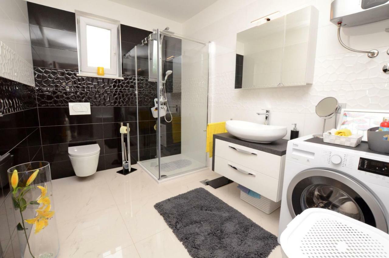 Apartments Golden Hour Jurdani Екстер'єр фото
