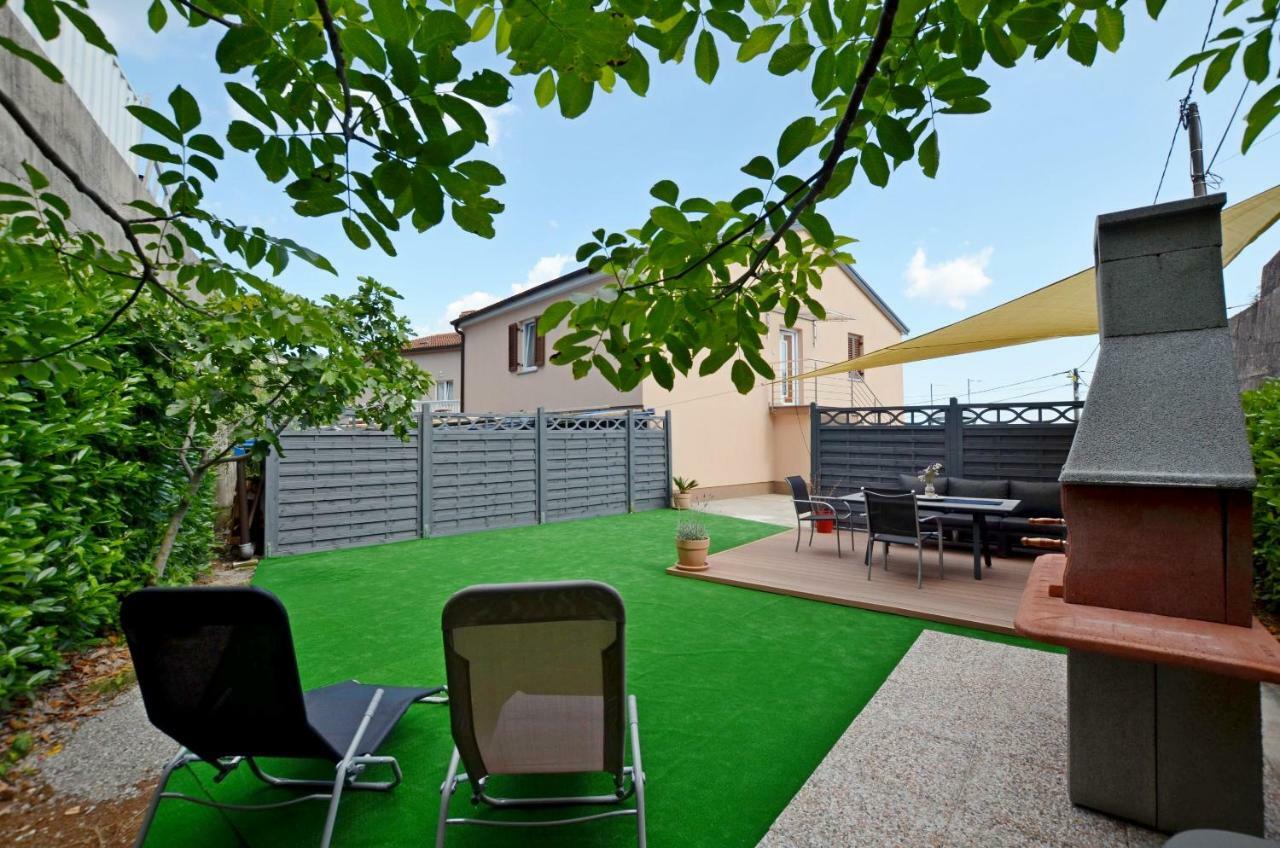 Apartments Golden Hour Jurdani Екстер'єр фото